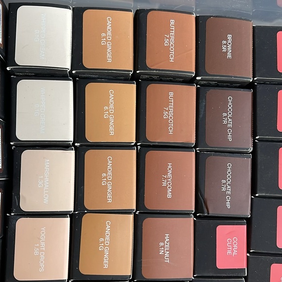 Huda Beauty #Fauxfilter Luminous Matte Liquid Concealer 19 shades pick yours 🩷 - Picture 7 of 9